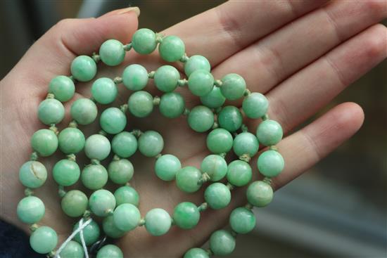A jade coloured necklace